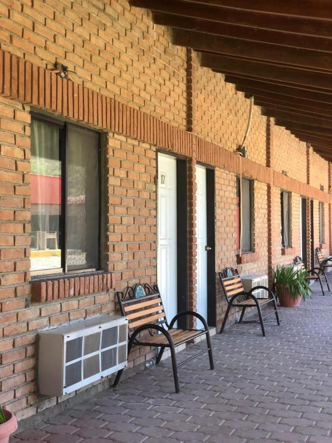 Hotel Y Balneario Ojo Caliente Camargo Exterior foto