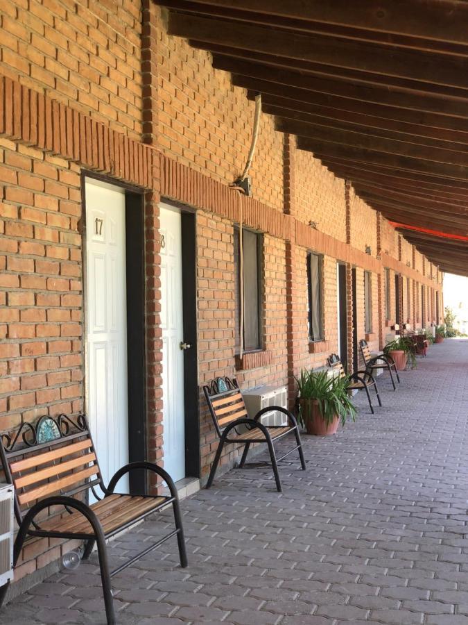 Hotel Y Balneario Ojo Caliente Camargo Exterior foto